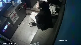 크리스마스날 노래방에서 발정나서 계속 들이대는 여친 | 한국야동 고화질 스트리밍