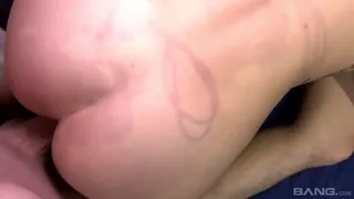 반복해서 노리개로 전락하여 극도의 유혹을 받다